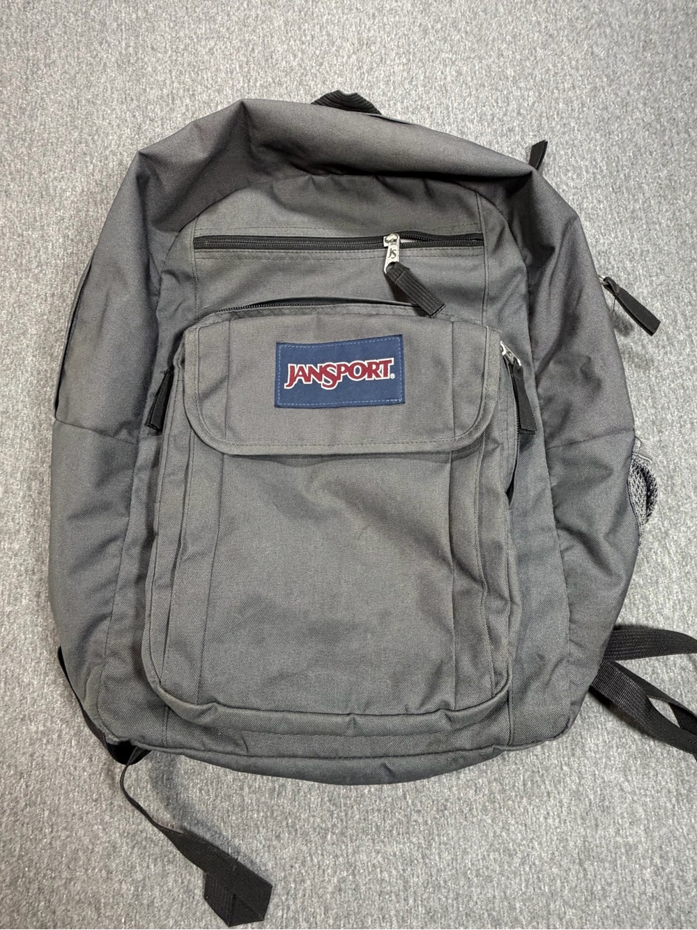 Jansport Digital Student Gray Backpack Model # JS00T69D Size 46cmX33cmX19cm